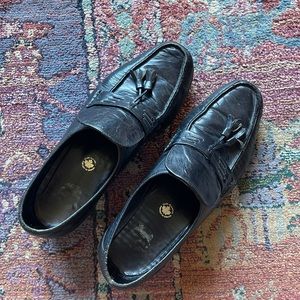 Vintage black leather Florsheim loafers w/ tassel